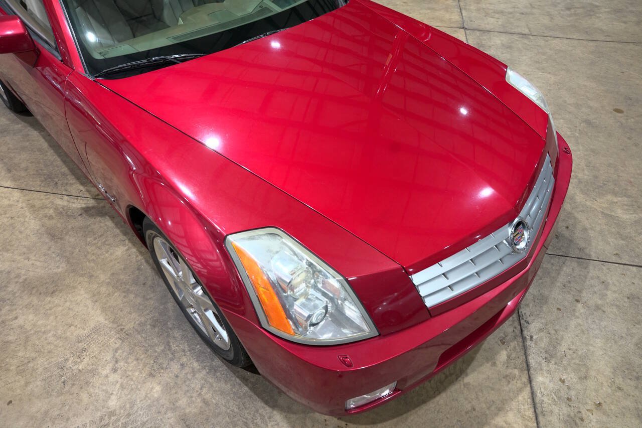 Used 2005 Cadillac XLR RWD image 32