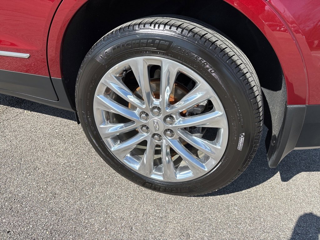 Used 2017 Cadillac XT5 Platinum w/ Driver Assist Package image 7