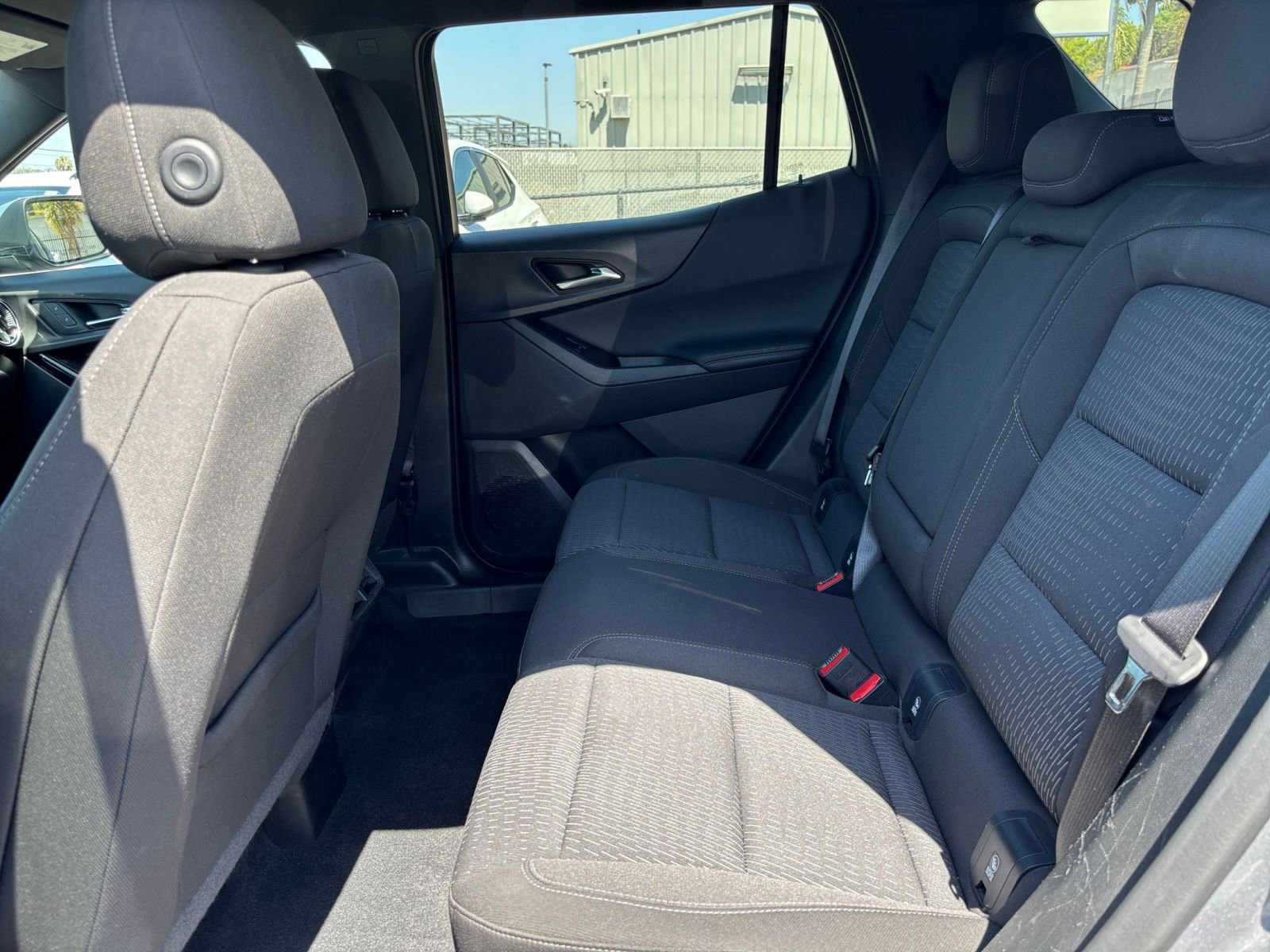 Used 2025 Chevrolet Equinox LT FWD image 27