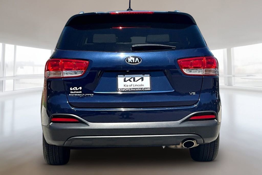 Used 2017 Kia Sorento AWD image 5