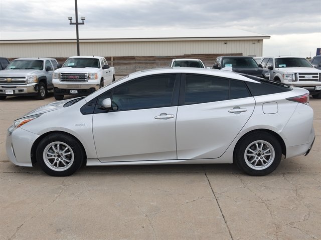 Used 2016 Toyota Prius Four w/ Advanced Technology Package FWD image 3