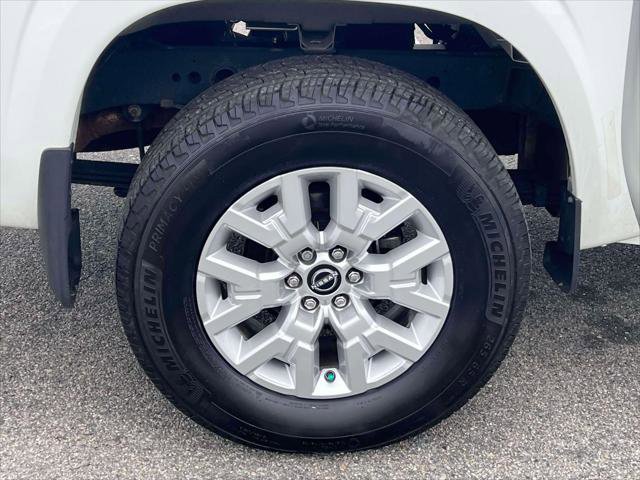 Used 2022 Nissan Frontier SV w/ Technology Package image 9