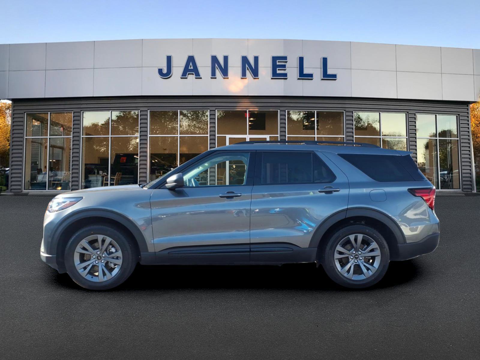 New 2026 Ford Explorer Active w/ Active Comfort Package image 5