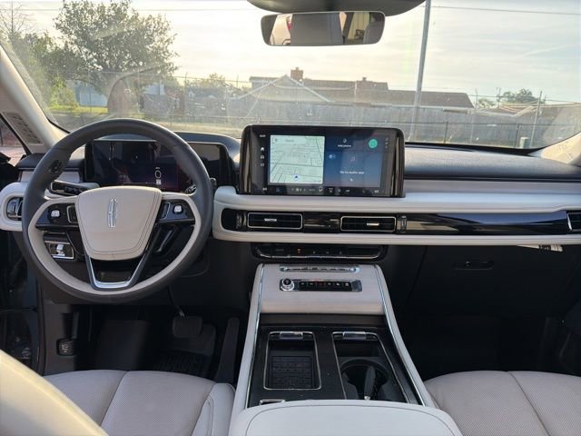 Used 2025 Lincoln Aviator Reserve w/ Illumination Package RWD image 12