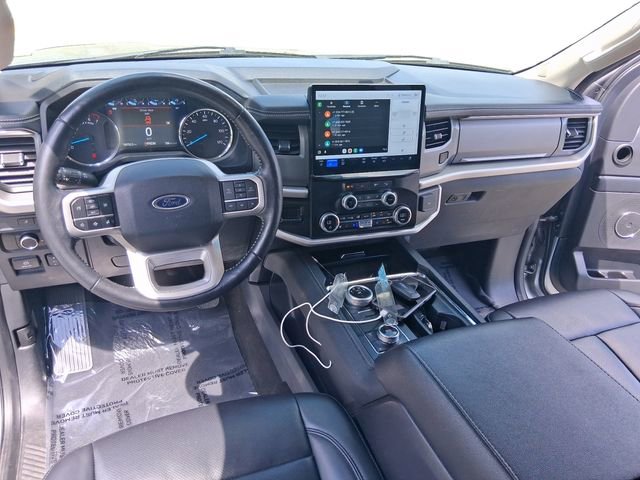 Used 2024 Ford Expedition XLT image 12