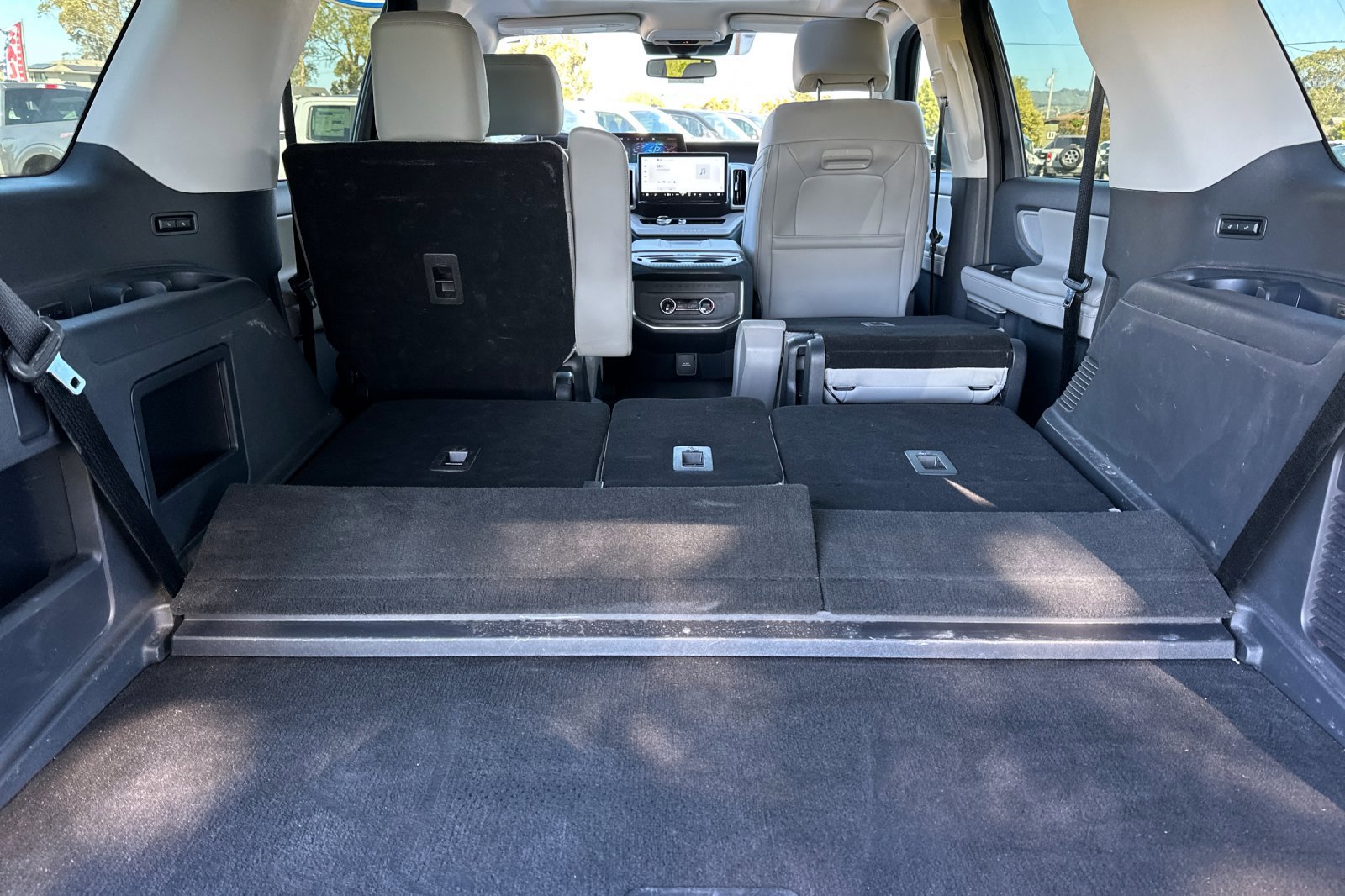 Used 2025 Ford Expedition Active image 15