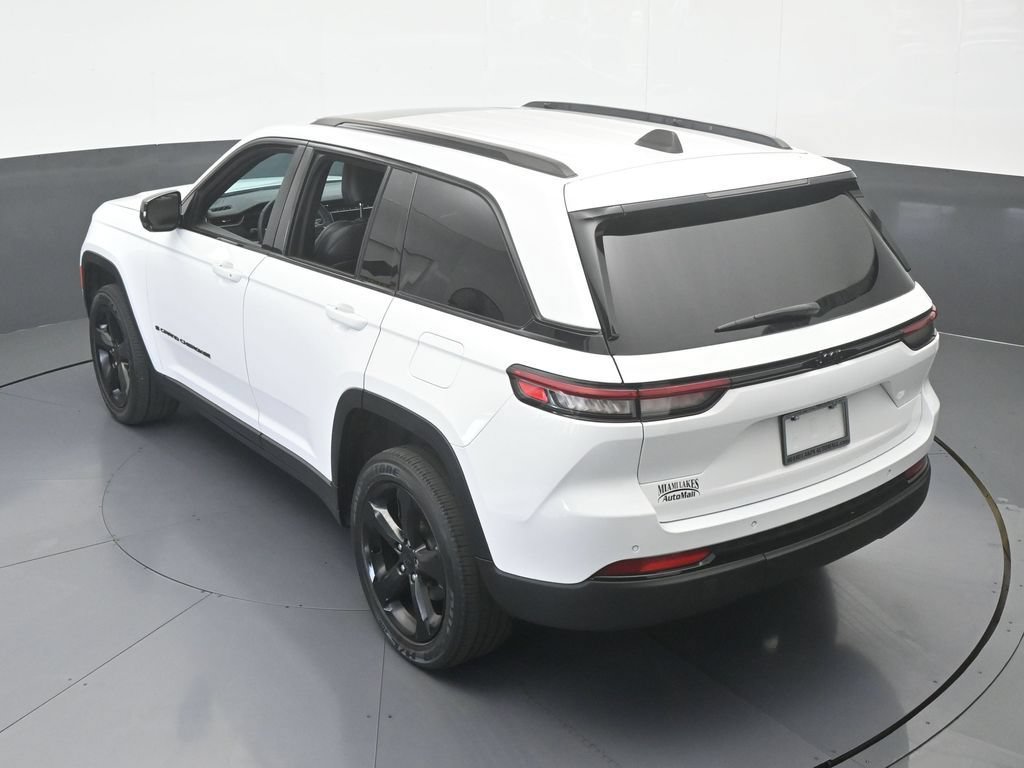 Used 2024 Jeep Grand Cherokee Altitude RWD image 47
