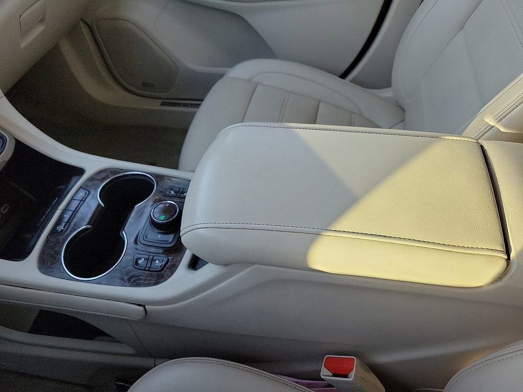 Used 2022 GMC Acadia Denali w/ Black Diamond Edition image 25