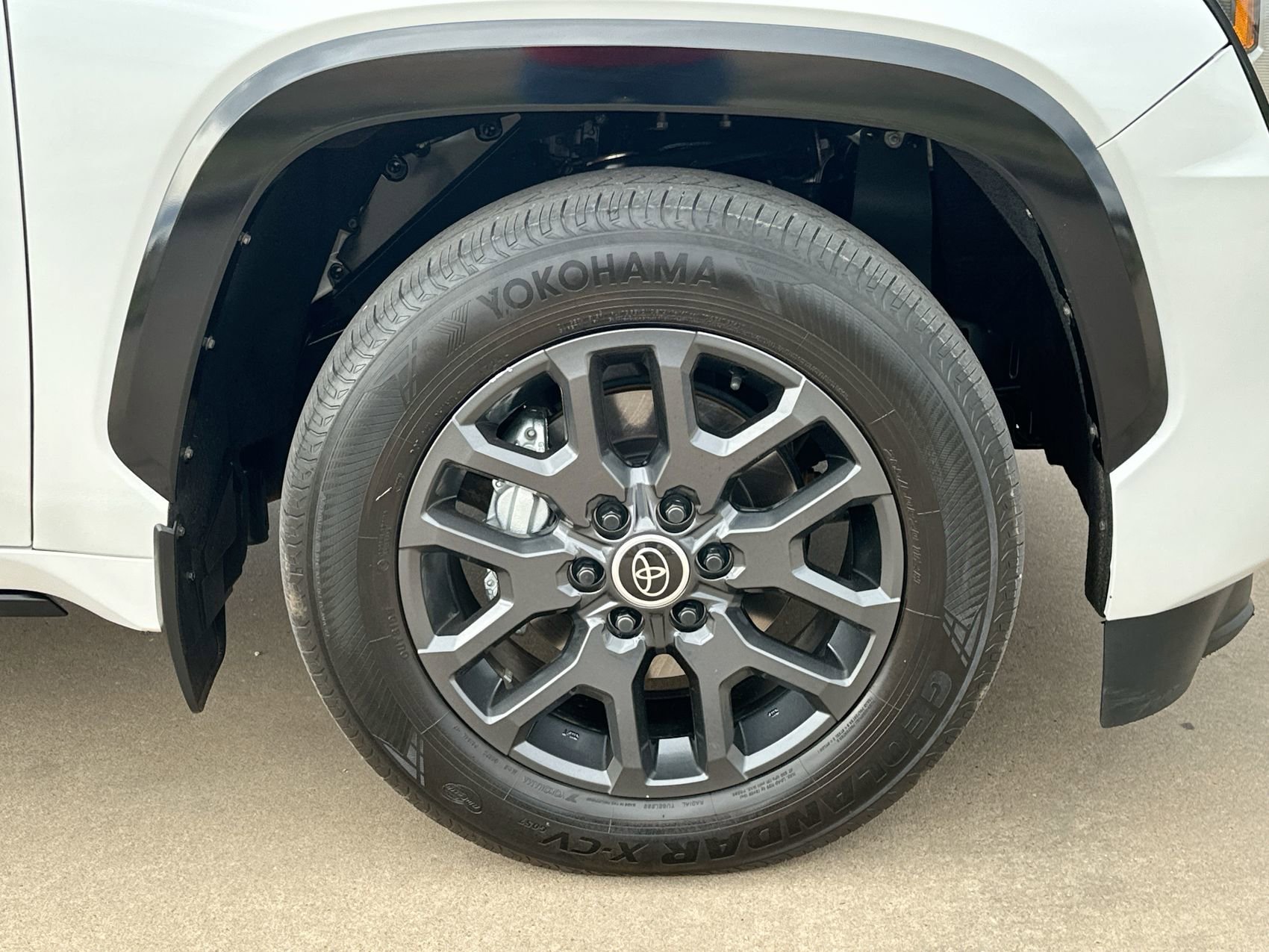 Used 2024 Toyota Sequoia Platinum AWD/4WD image 10