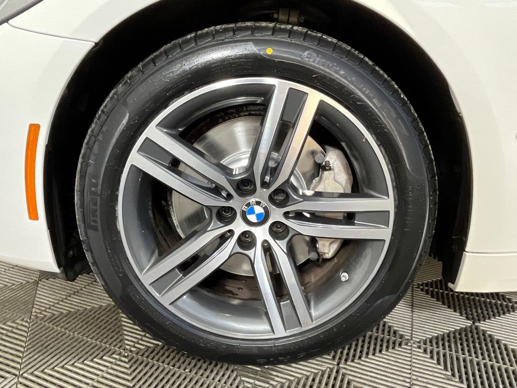 Used 2023 BMW 530i xDrive w/ Premium Package image 15