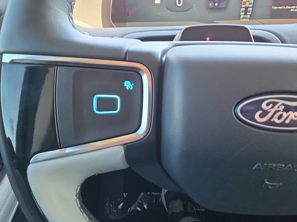 Used 2025 Ford Expedition Max Platinum w/ Driver's Package AWD/4WD image 19