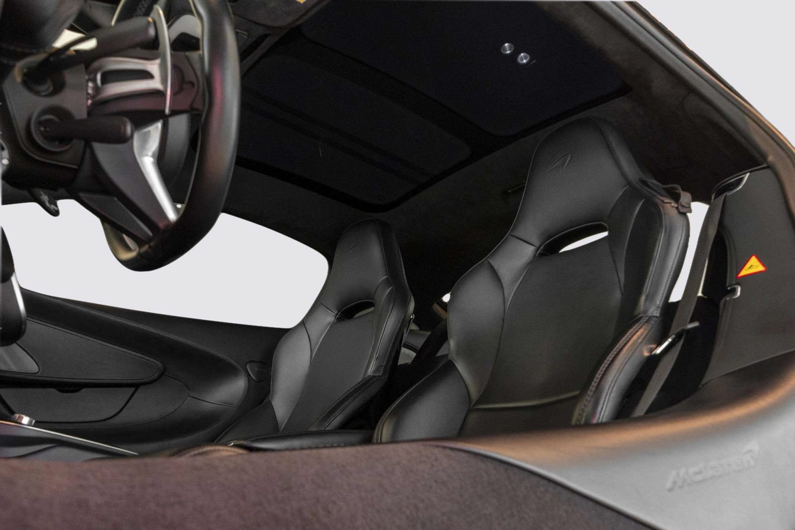 Used 2022 McLaren GT RWD image 15