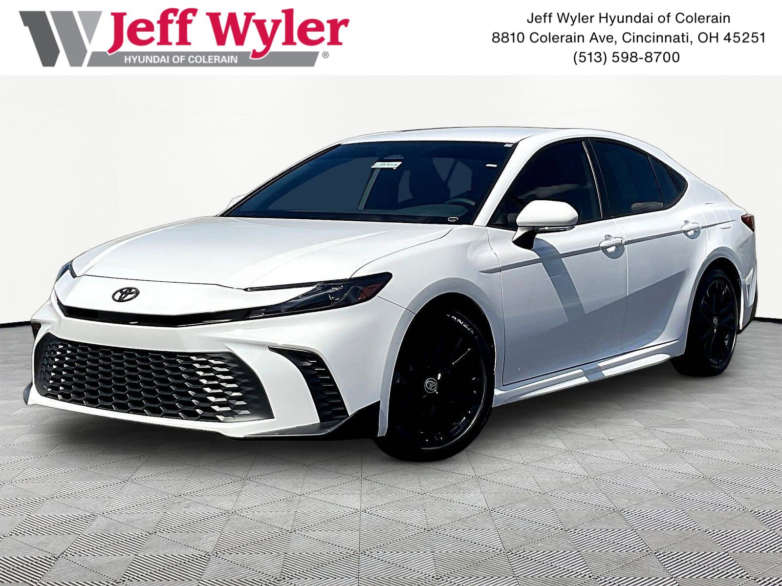 Used 2025 Toyota Camry SE w/ Convenience Package