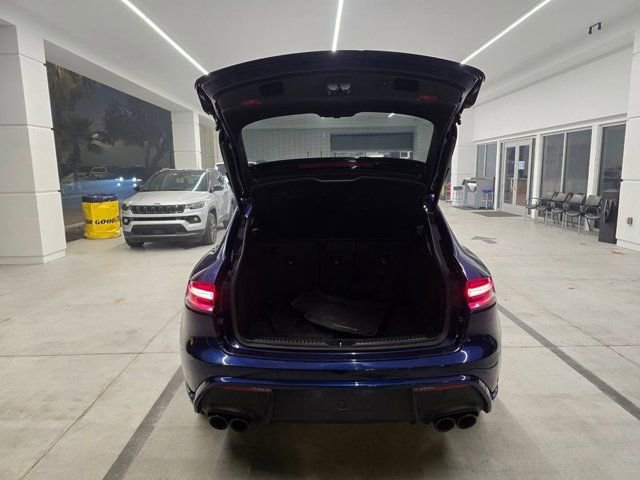 Used 2022 Porsche Macan GTS w/ Sport Chrono Package image 37