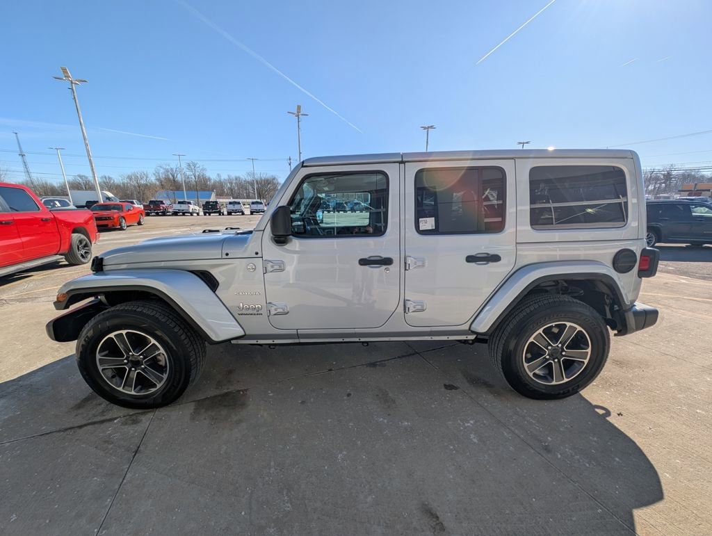 Used 2023 Jeep Wrangler Sahara image 7