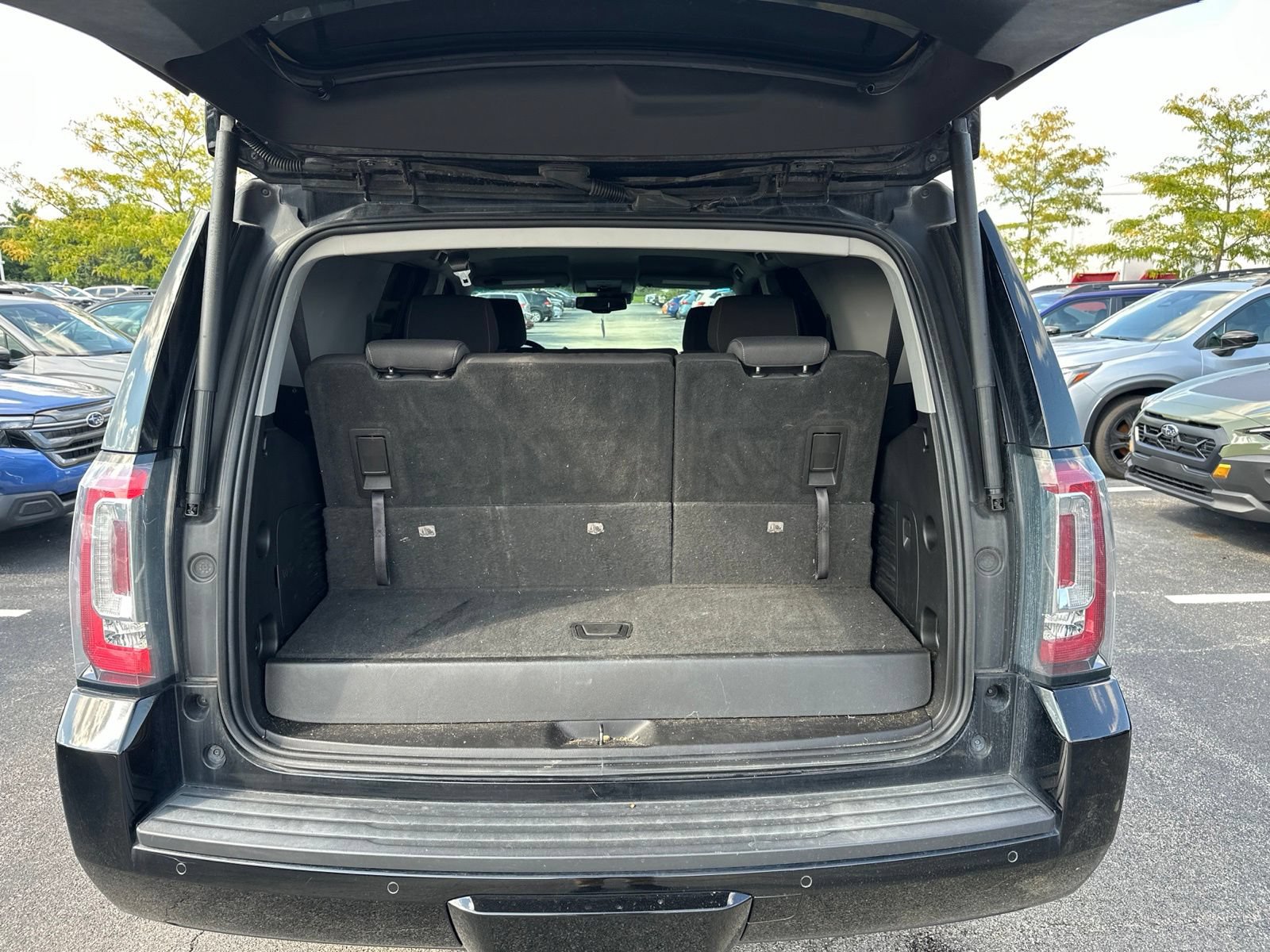Used 2018 GMC Yukon SLE w/ SLE Value Package AWD/4WD image 8