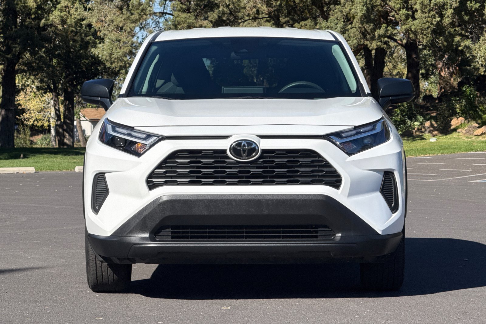 Used 2025 Toyota RAV4 LE AWD/4WD image 9
