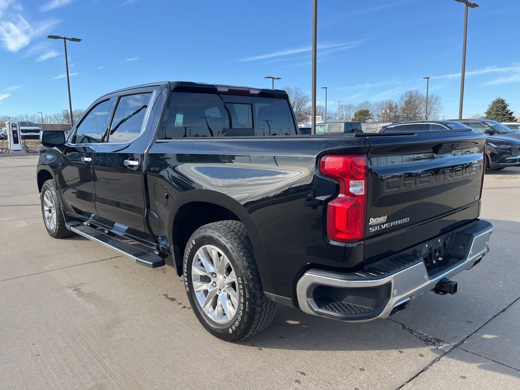 Used 2020 Chevrolet Silverado 1500 LTZ w/ LTZ Premium Package image 3