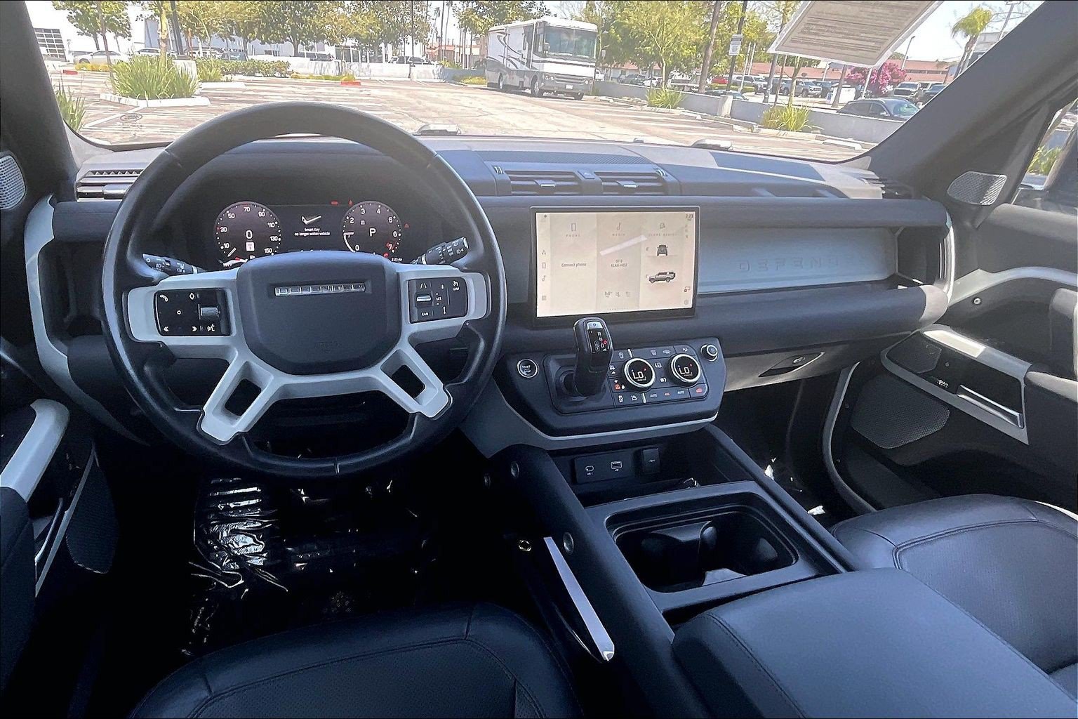 Used 2023 Land Rover Defender 130 SE AWD/4WD image 15