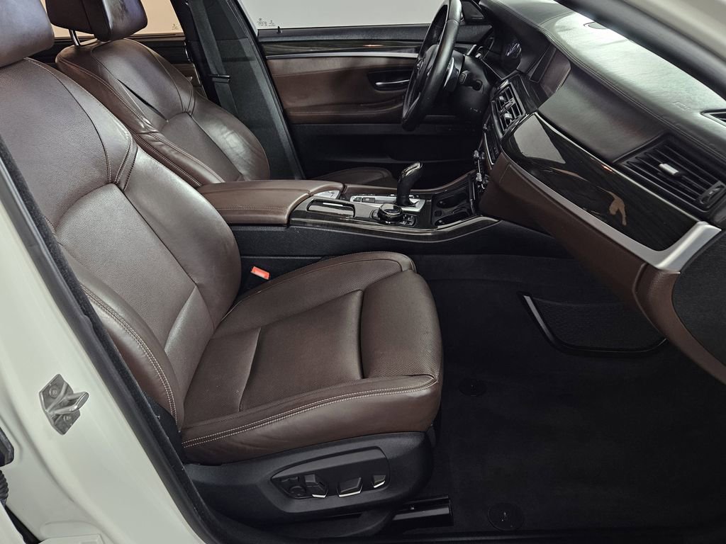 Used 2016 BMW 550i Sedan RWD image 32