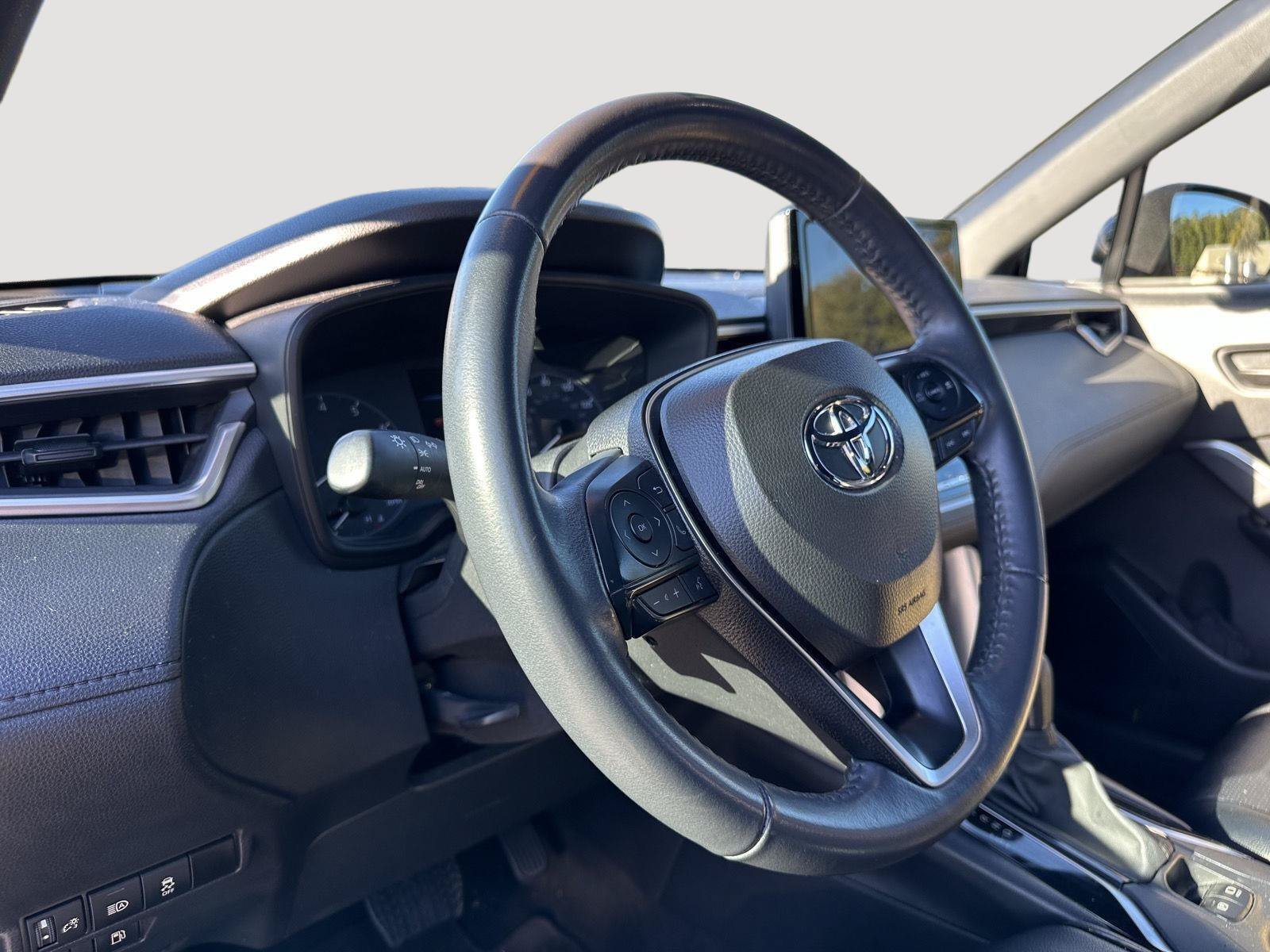 Used 2024 Toyota Corolla Cross AWD Hybrid image 11