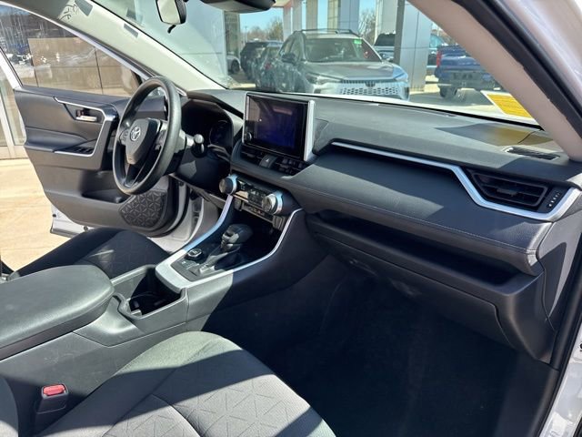 Used 2024 Toyota RAV4 XLE image 30