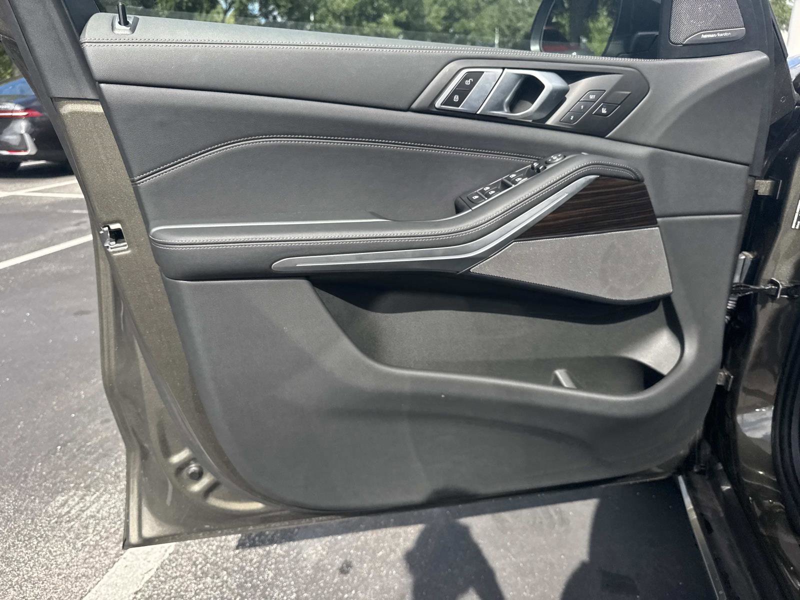 Certified 2025 BMW X5 xDrive40i w/ Premium Package image 17