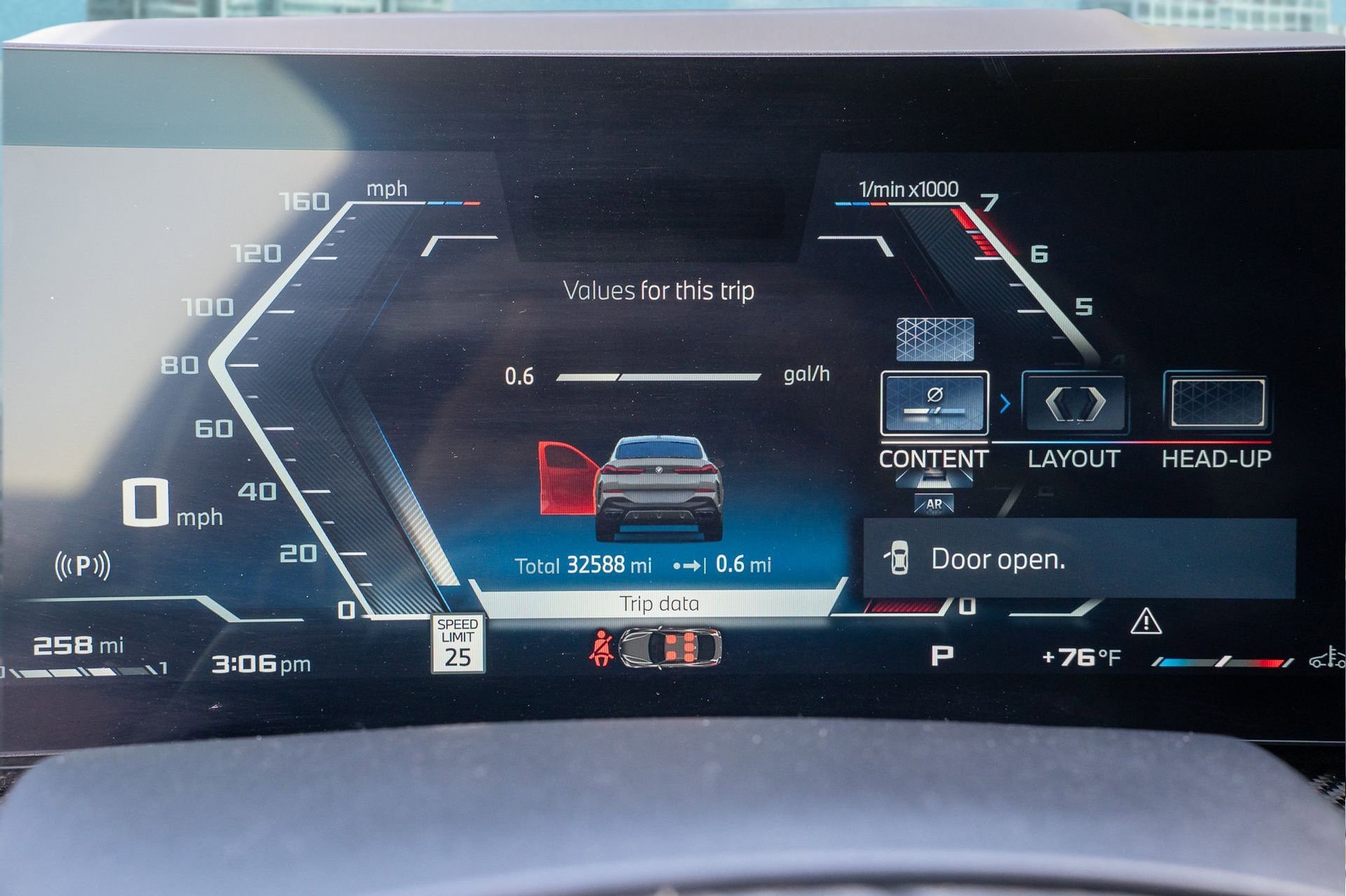 Used 2024 BMW X6 M60i w/ Dynamic Handling Package image 37