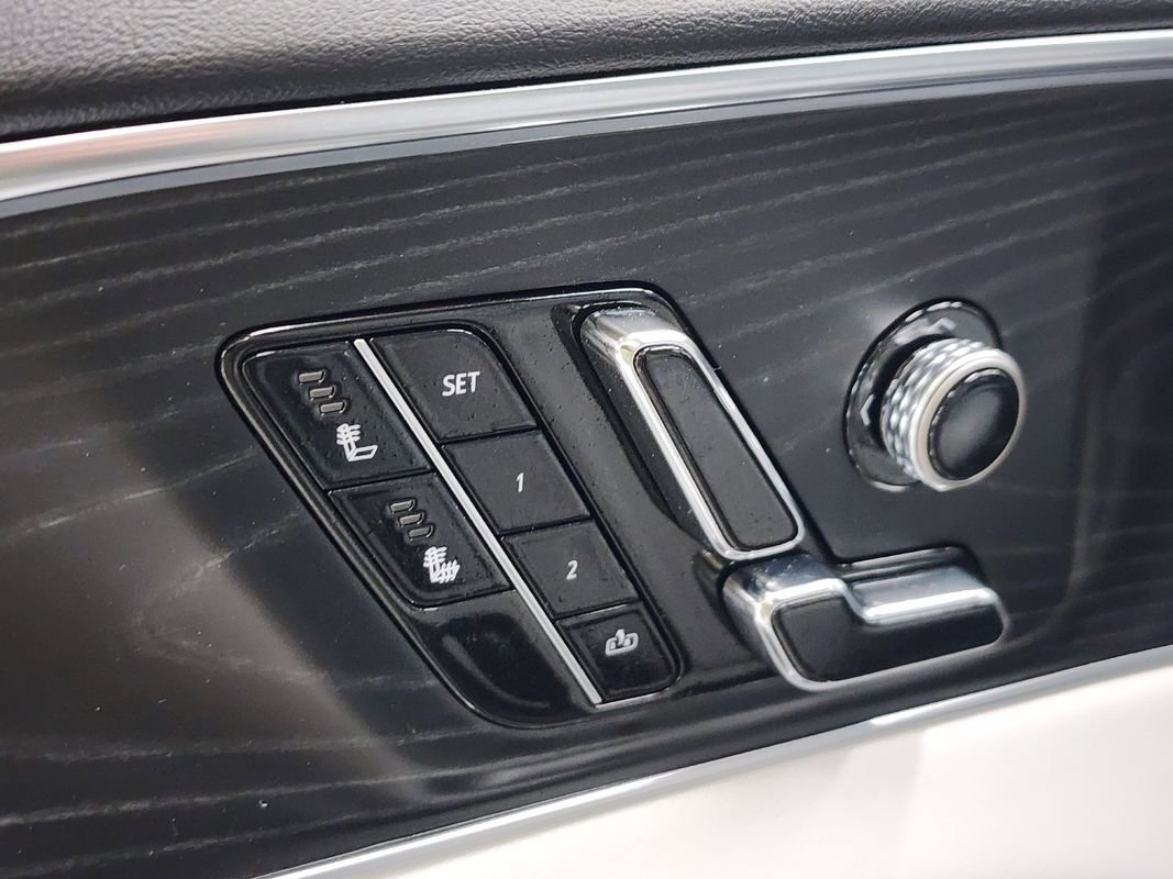 Used 2024 Cadillac Lyriq Sport image 17