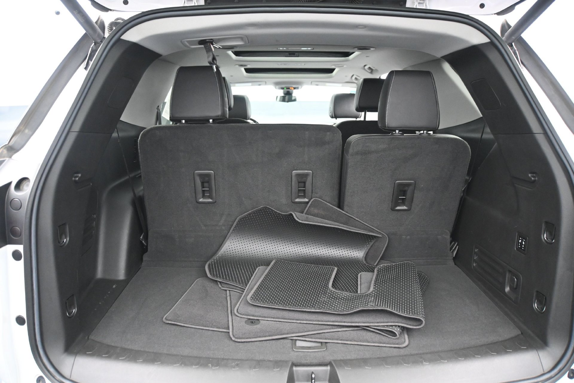 Used 2021 Chevrolet Traverse High Country AWD/4WD image 16