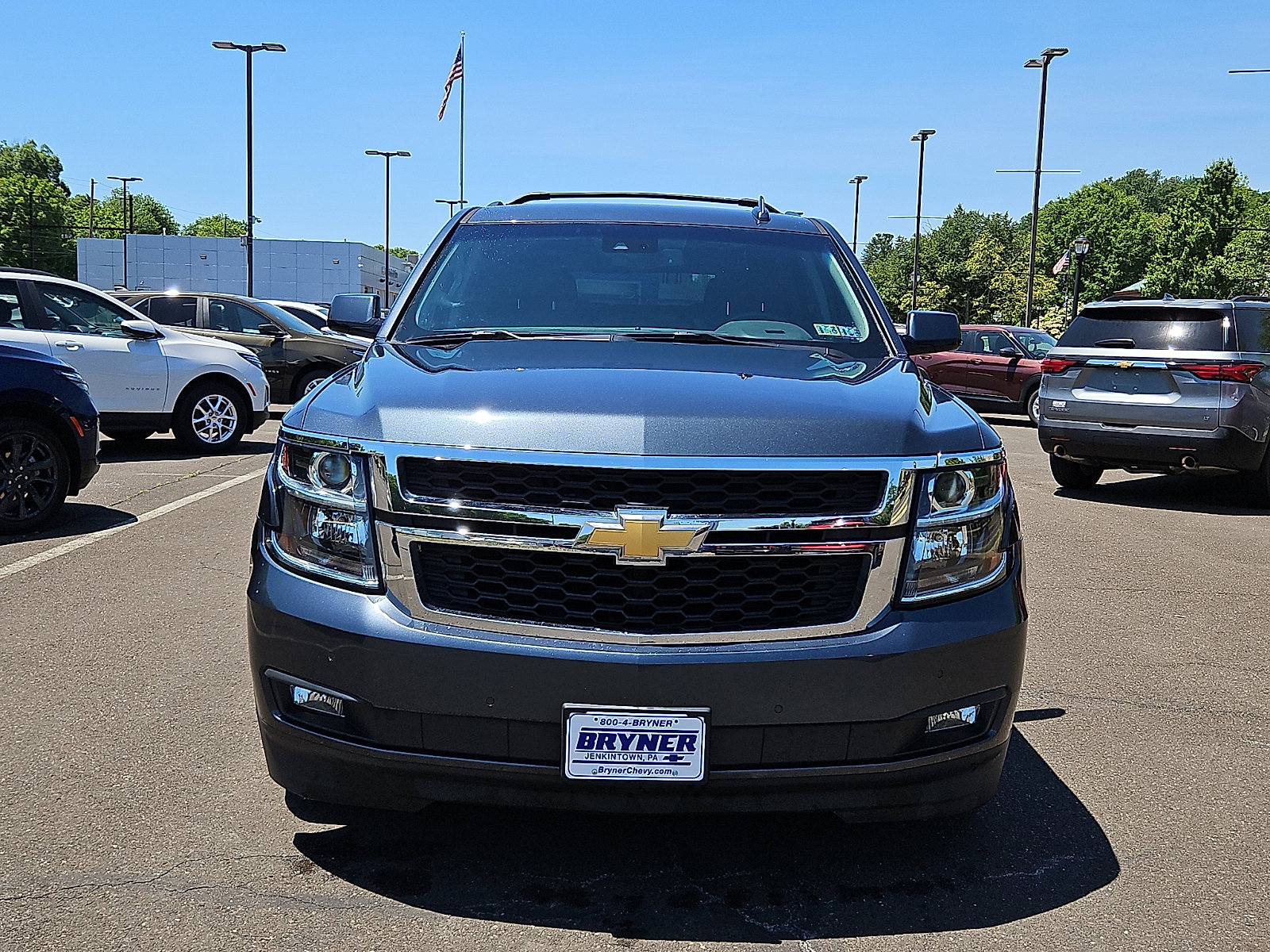 Used 2019 Chevrolet Tahoe LT w/ Luxury Package AWD/4WD image 2