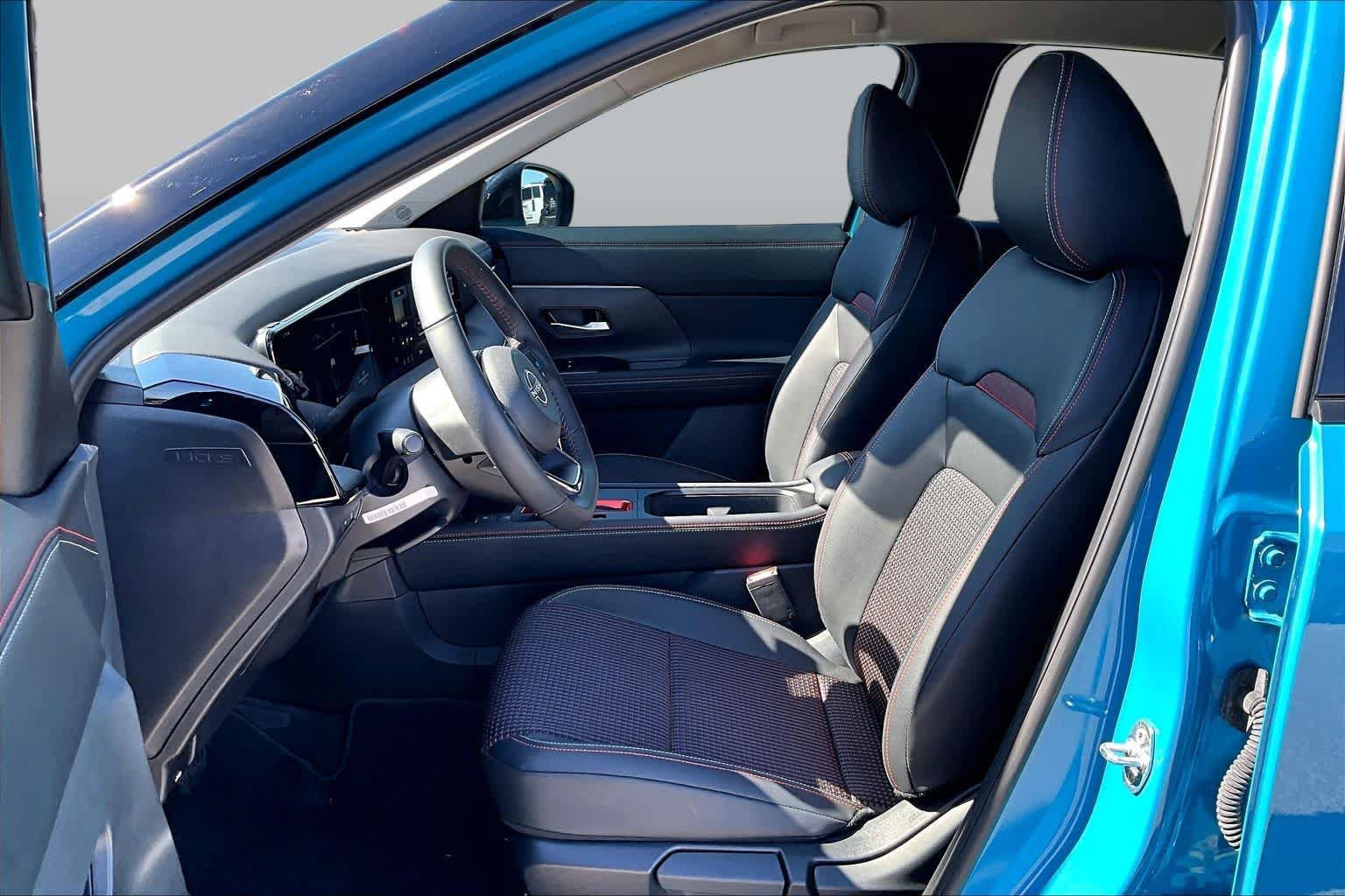 Used 2026 Nissan Kicks SR FWD image 7