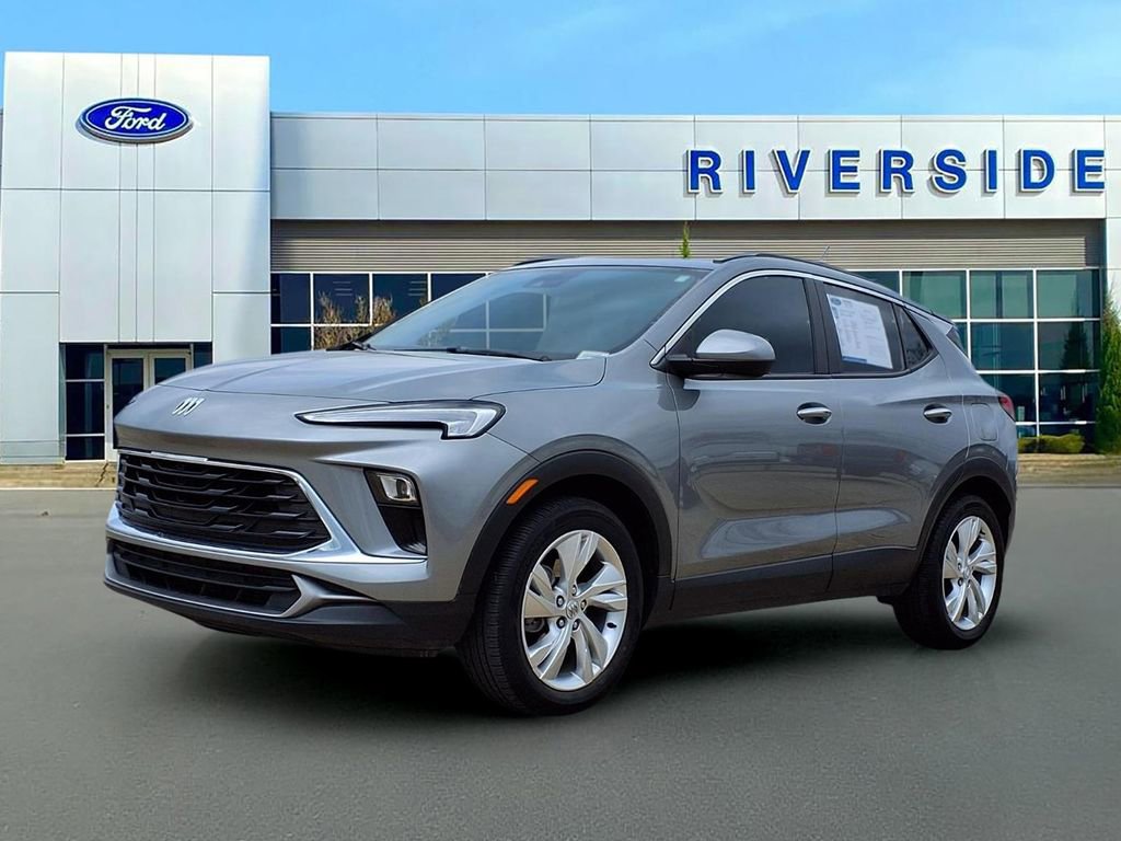 Used 2024 Buick Encore GX Preferred w/ Comfort Package image 3