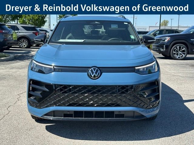 New 2026 Volkswagen Tiguan SE R-Line FWD image 2