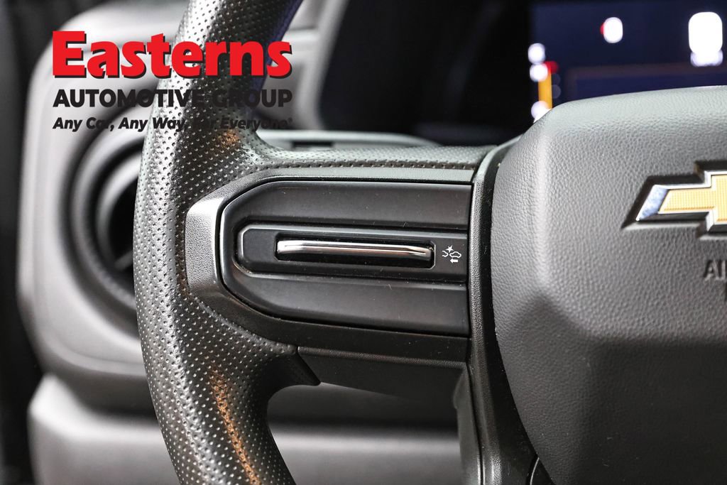 Used 2023 Chevrolet Colorado W/T image 15
