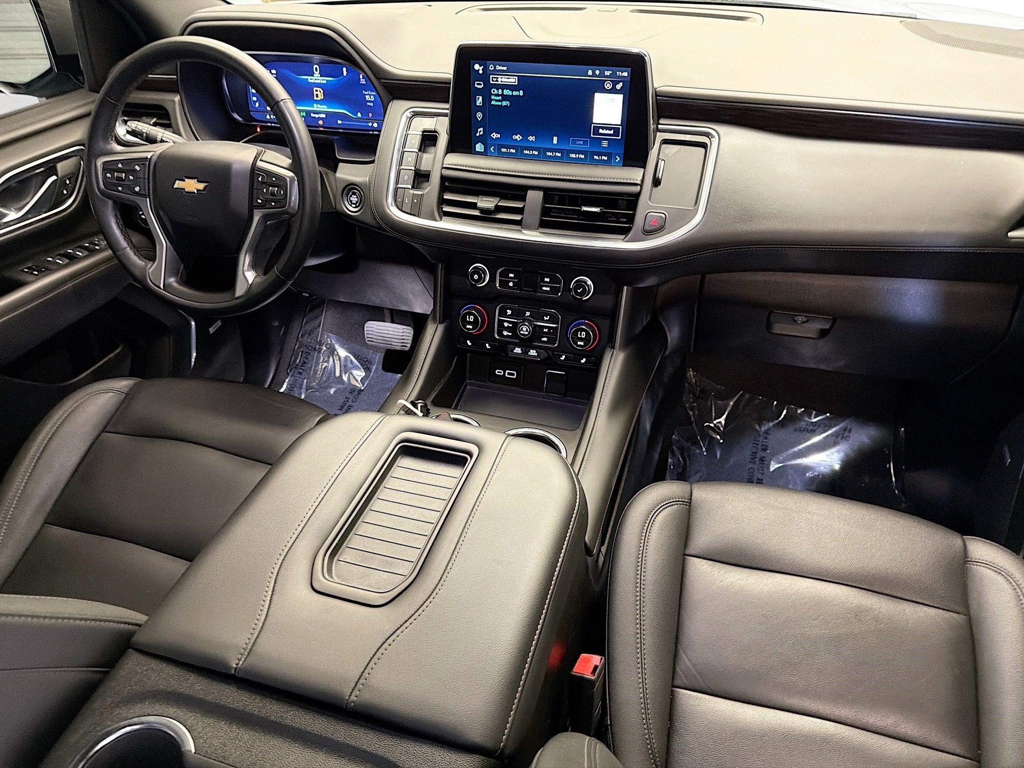 Used 2024 Chevrolet Tahoe LT w/ Luxury Package RWD image 12