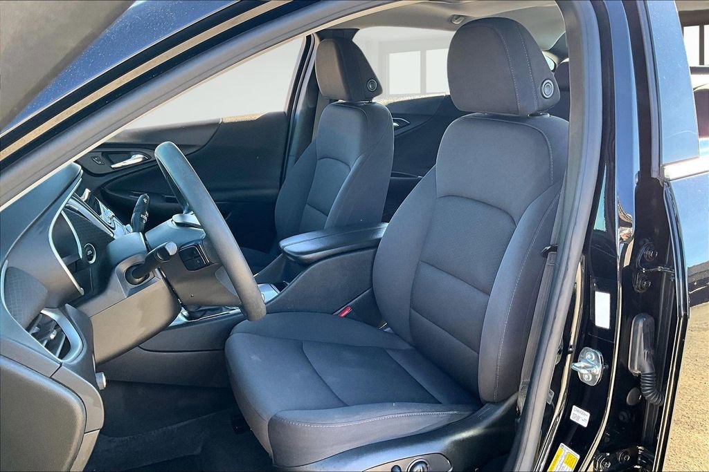 Used 2023 Chevrolet Malibu LT image 21