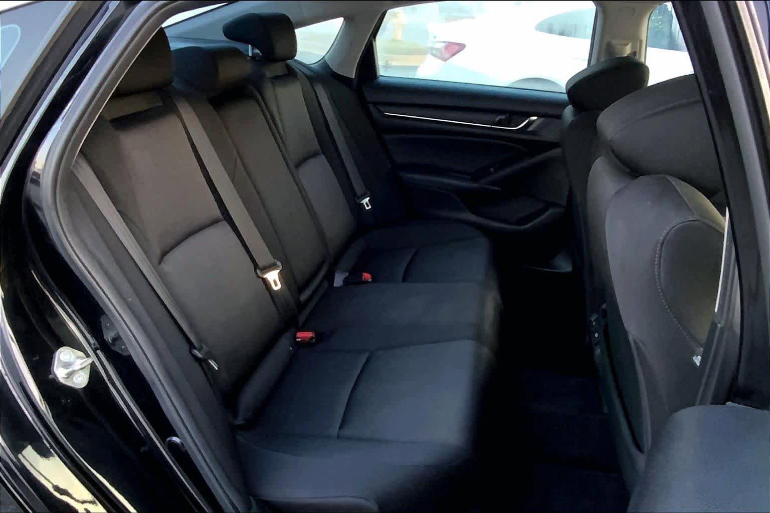 Used 2018 Honda Accord EX image 19
