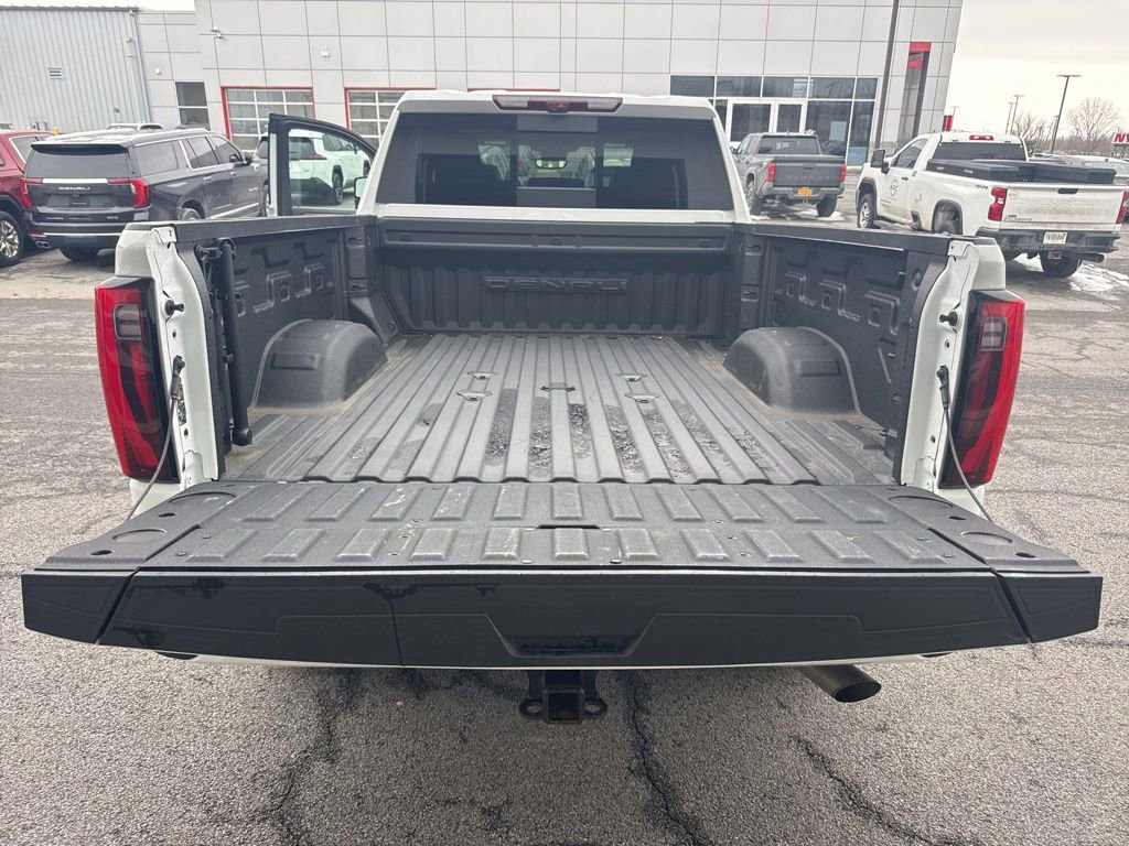 Used 2024 GMC Sierra 3500 Denali w/ Denali Reserve Package image 17