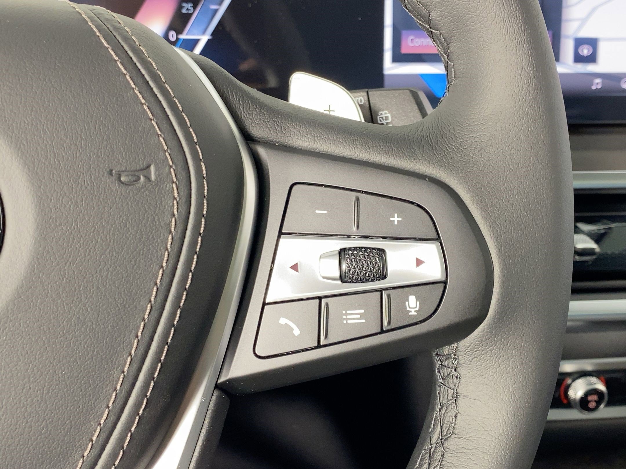 Used 2026 BMW X5 sDrive40i w/ Premium Package image 26