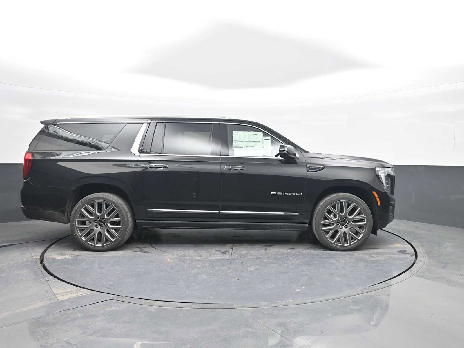 New 2026 GMC Yukon XL Denali Ultimate image 9