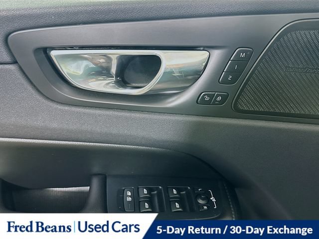 Used 2019 Volvo XC60 T6 Momentum w/ Multimedia Package AWD/4WD image 24