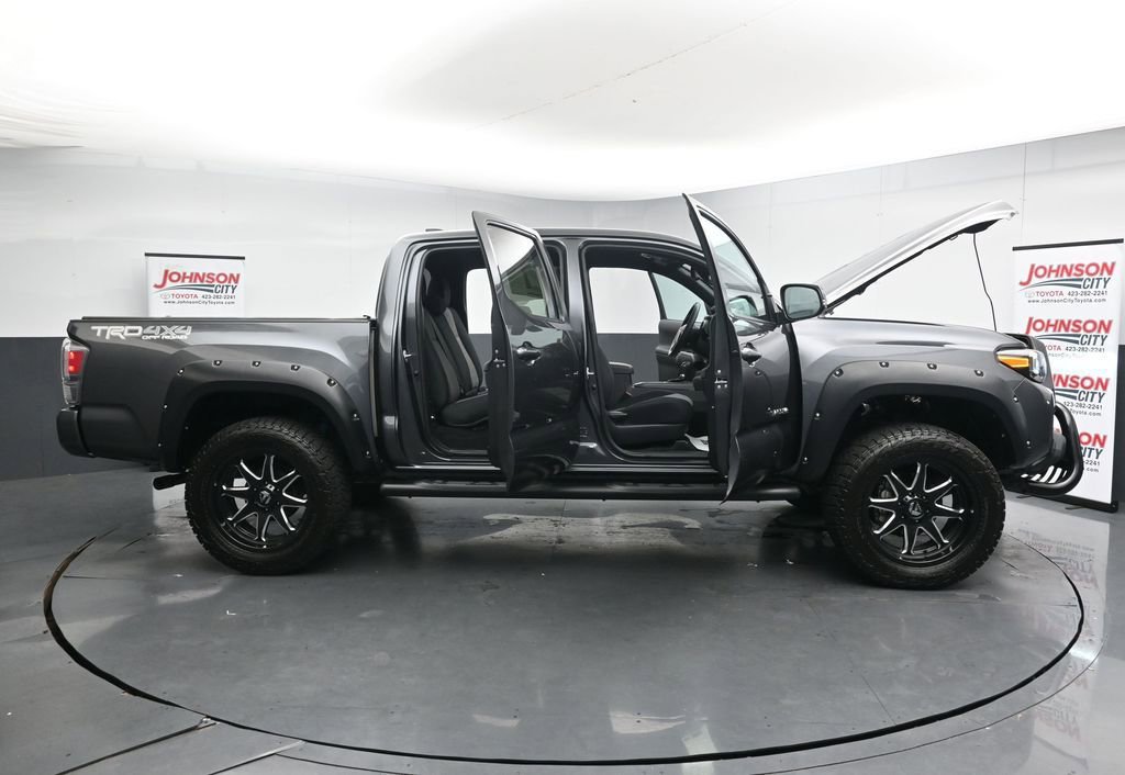 Used 2022 Toyota Tacoma TRD Off-Road w/ Technology Package image 41