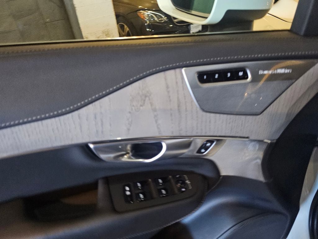 Certified 2024 Volvo XC90 T8 Ultimate w/ Lounge Package image 19