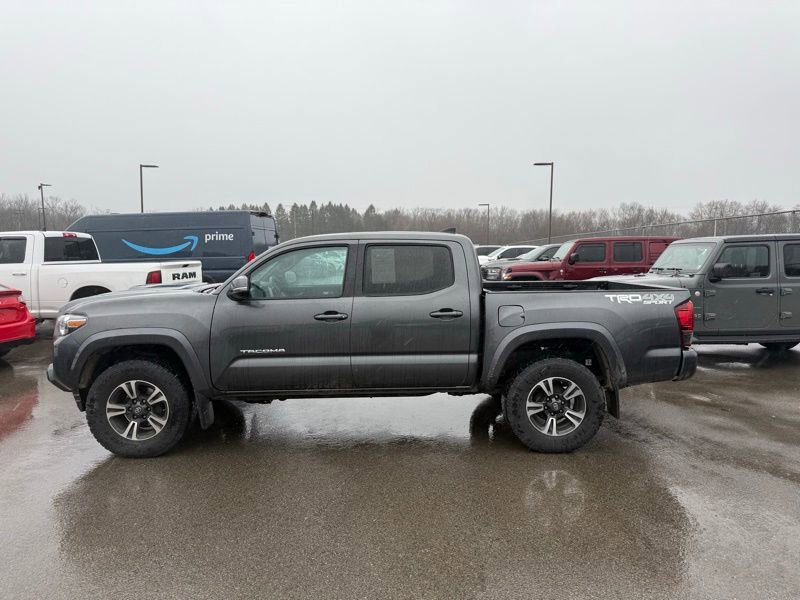 Used 2019 Toyota Tacoma TRD Sport image 9
