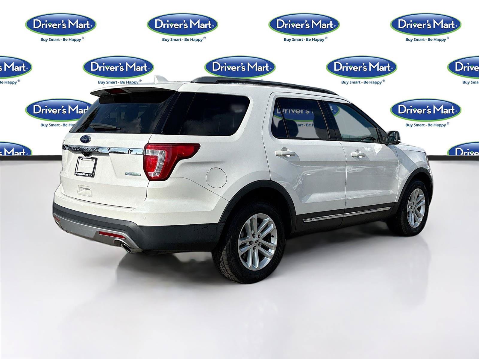 Used 2017 Ford Explorer XLT FWD image 7
