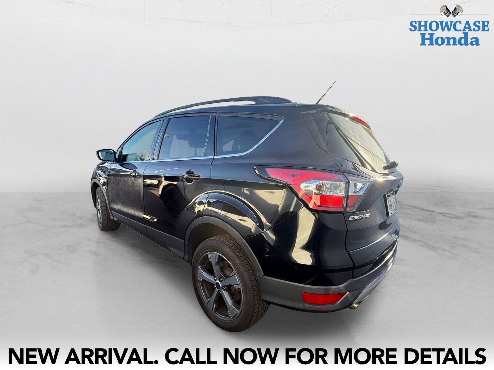 Used 2017 Ford Escape SE w/ SE Leather Comfort Package image 4