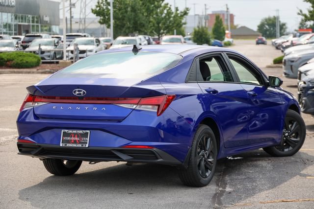Used 2023 Hyundai Elantra SEL FWD image 3