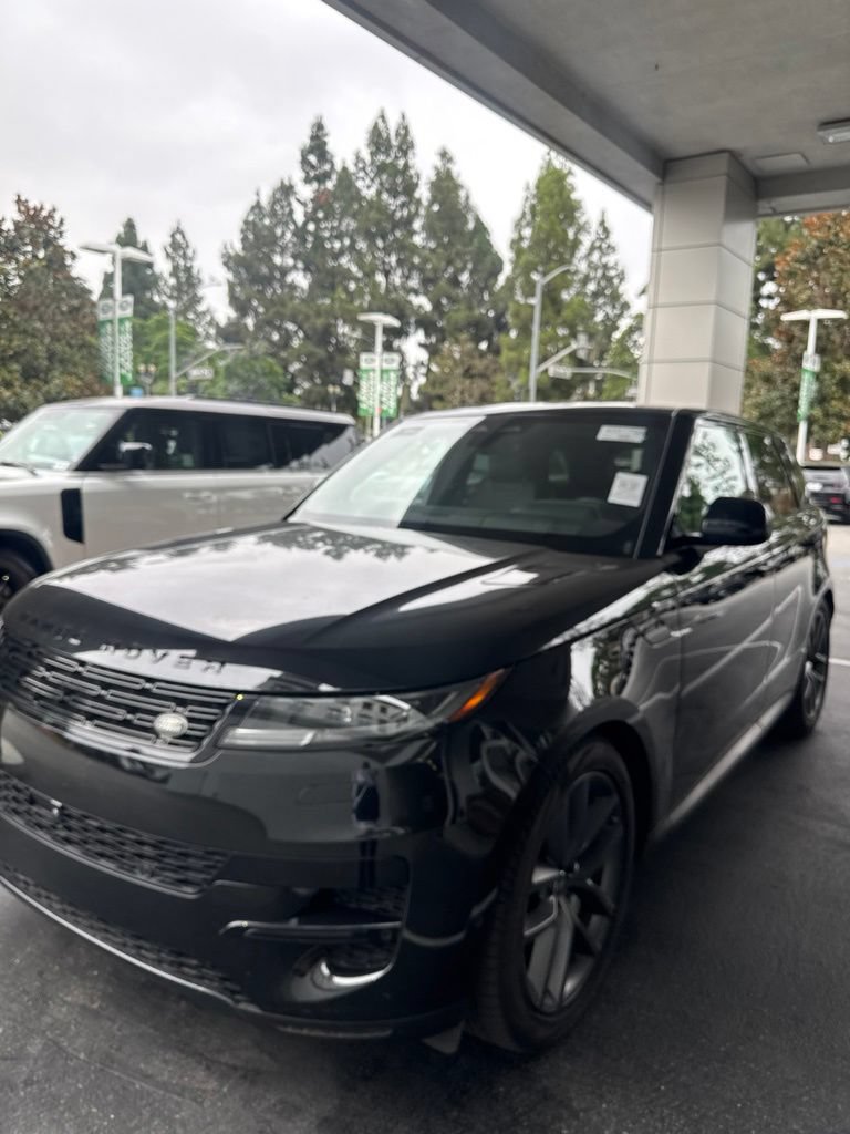 Certified 2025 Land Rover Range Rover Sport SE AWD/4WD image 5