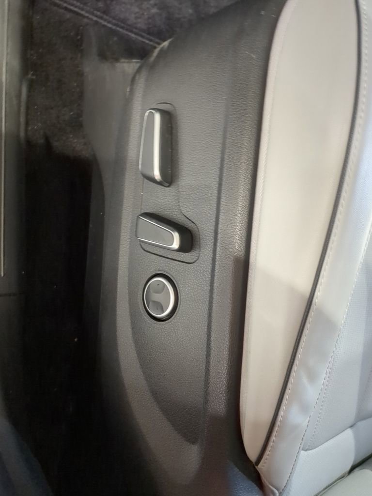 Used 2023 Hyundai Palisade SEL AWD/4WD image 16